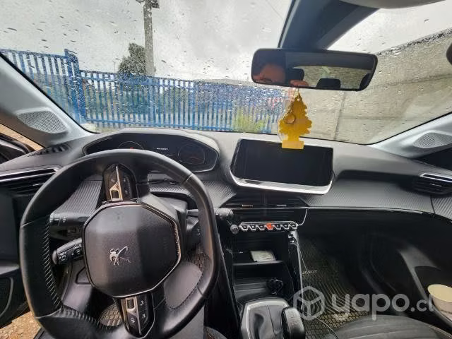 Peugeot 208 2021