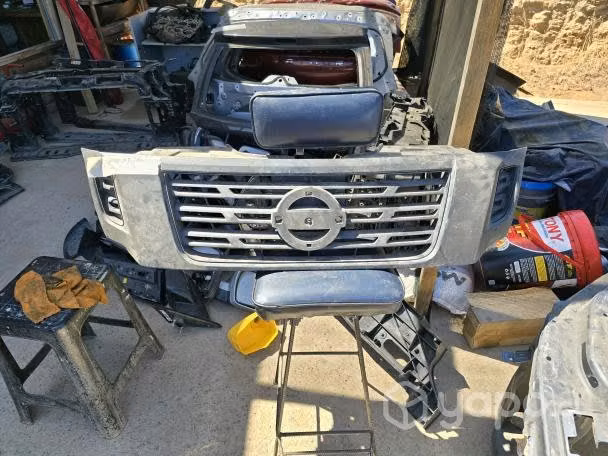 Mascara Nissan NP300