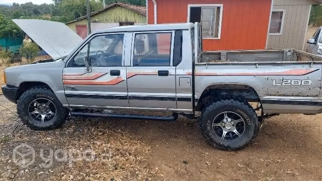 Vendo camioneta 4x4 Mitsubishi