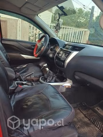 Camioneta 4x2 Nissan np300 diesel 2018