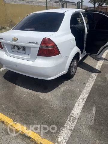 Vendo aveo 2012