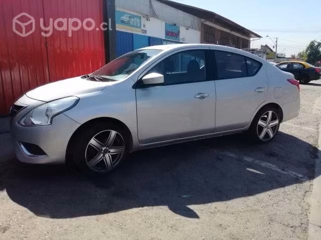 Nissan versa 2016