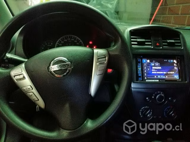 Nissan versa 2016