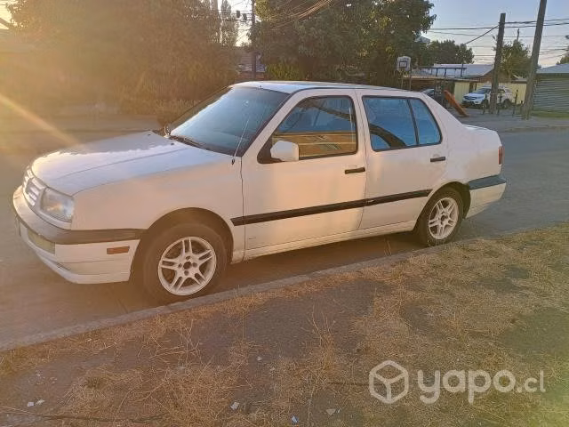 Vendo Volkswagen Vento 1998