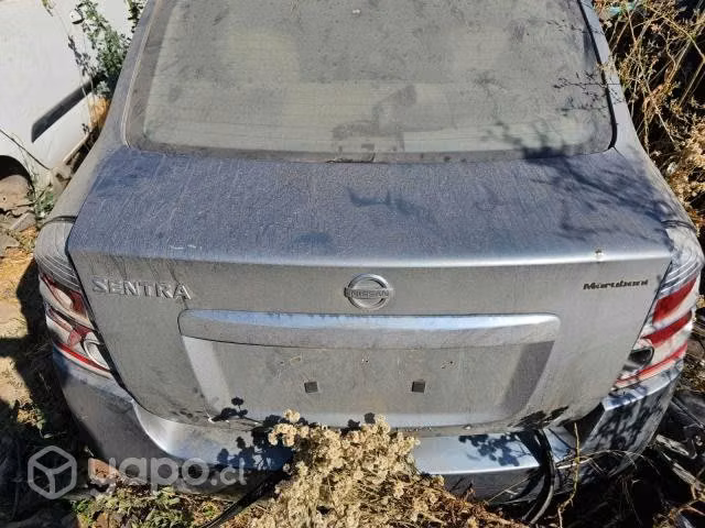 Maleta nissan sentra 2010