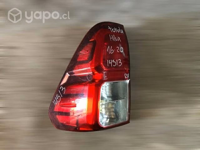 Foco trasero Lh Toyota Hilux 2016 2020