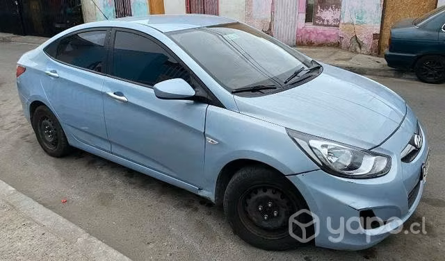 Hyundai accent 2011