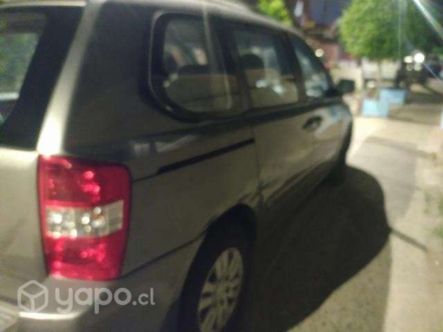Kia motors carnival 2011