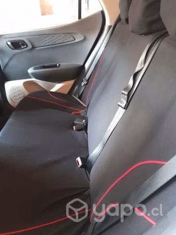 Hyundai i10 sedan, aire acondicionado, full