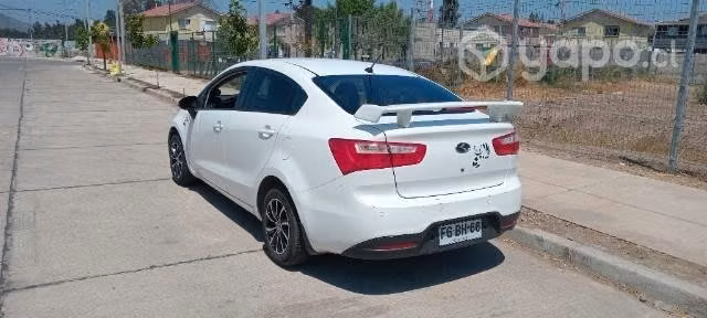 Kia río 4 se vende por renovación. Conversable