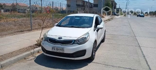 Kia río 4 se vende por renovación. Conversable