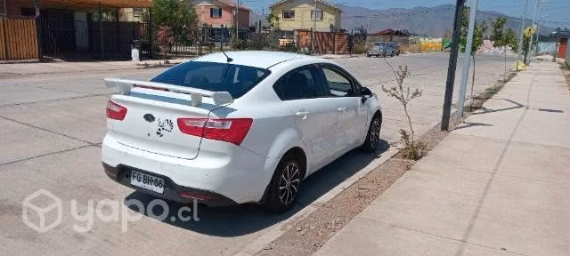 Kia río 4 se vende por renovación. Conversable