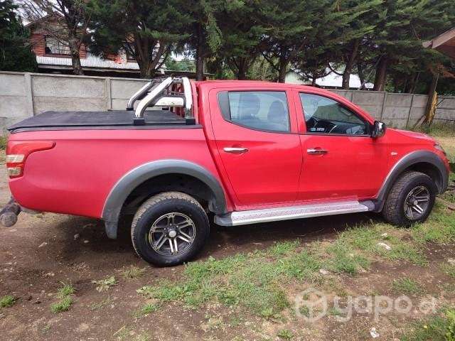 Mitsubishi L200 Turbo Diesel 4x4 mecánica - Imagen 6