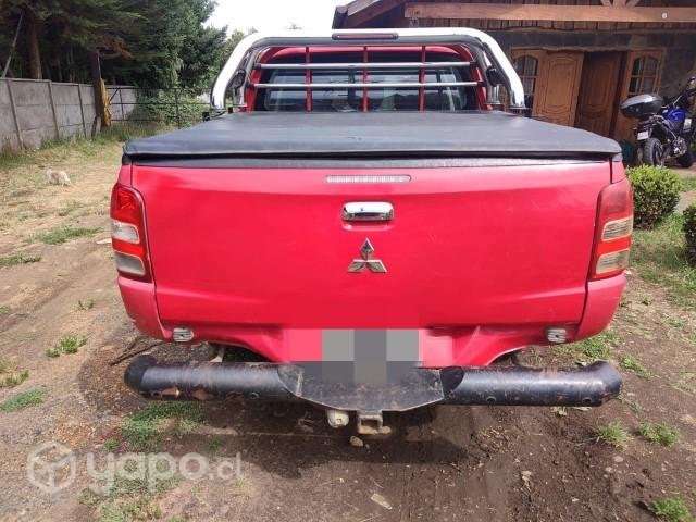 Mitsubishi L200 Turbo Diesel 4x4 mecánica - Imagen 8