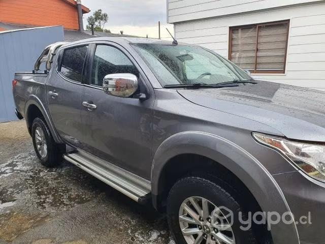 Mitsubishi L200 Dakar 4x4 2.4 AUT - Imagen 3