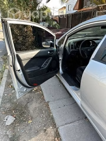 Kia cerato 2015