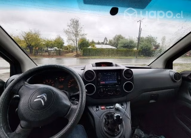 Vendo o permuto citroen berlingo 2013
