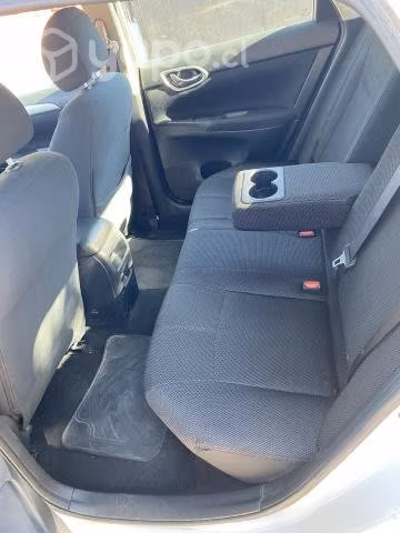 Vendo Nissan Sentra año 2015 - Imagen 3