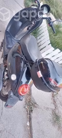 Moto scooter electrica