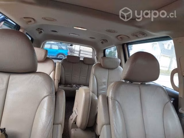 Kia gran carnival