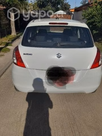 Se vende automovil suzuki swift