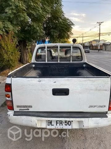 Camioneta Mazda BT 50 diesel