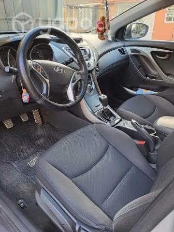 Vendo hyundai elantra 2012