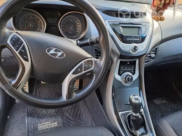 Vendo hyundai elantra 2012