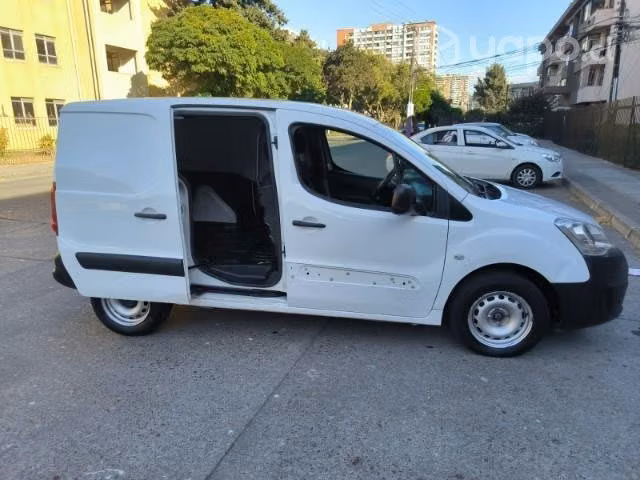 Citroën Berlingo 2018 1.6 Petrolero (CONVERSABLE)