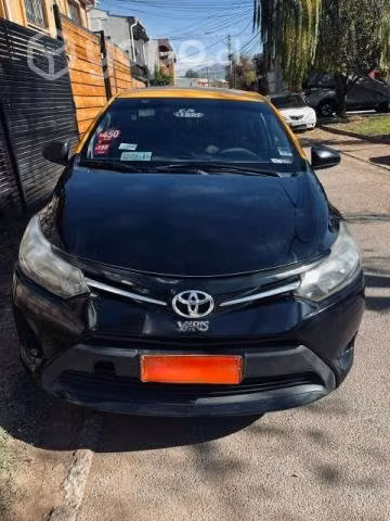 Taxi toyota yaris 2015