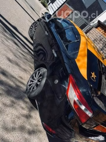 Taxi toyota yaris 2015