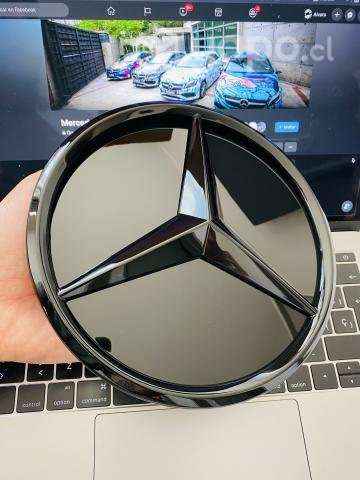 Logo frontal Black edition AMG - Mercedes Benz - Imagen 2