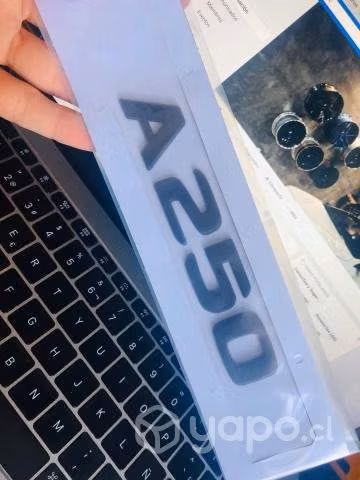 Logo A250 negro matte - Mercedes Benz