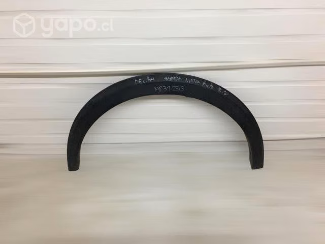 Moldura de rueda delante lh nissan kicks 2015-2020
