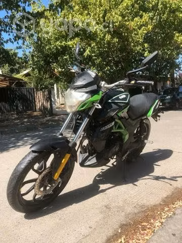 Moto UM XTREET 150cc