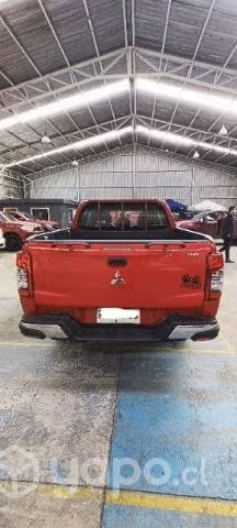 Mitsubishi l200 4x2 - Imagen 2