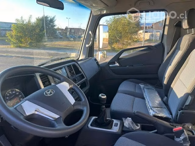 Hyundai mighty ex6. 2022