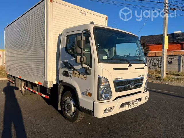 Hyundai mighty ex6. 2022