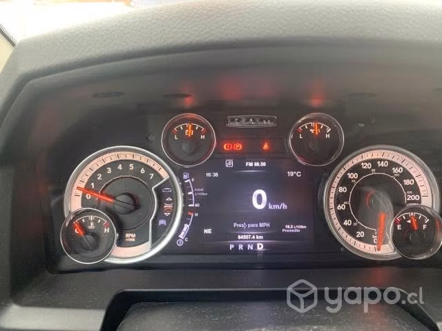 Camioneta en excelente estado RAM1500 año 2017