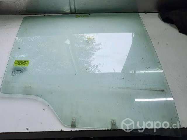 Vidrio Puerta Trasera Derecha Ssangyong