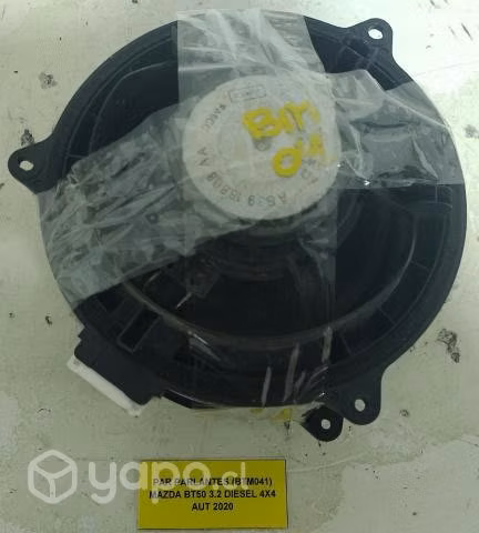 Par Parlantes (BTM041) Mazda BT50 3.2 Diesel 2020