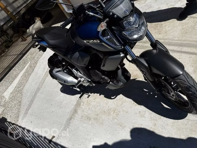 Moto Yamaha FZ-S