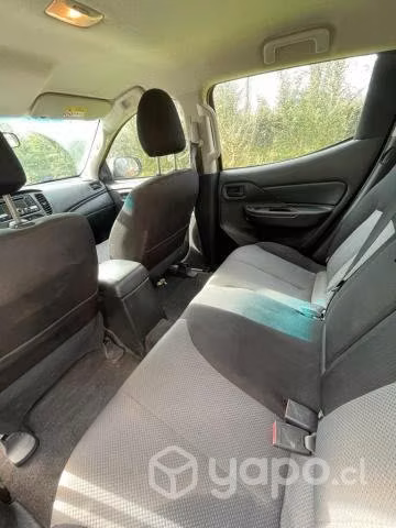 Mitsubishi l200 2020