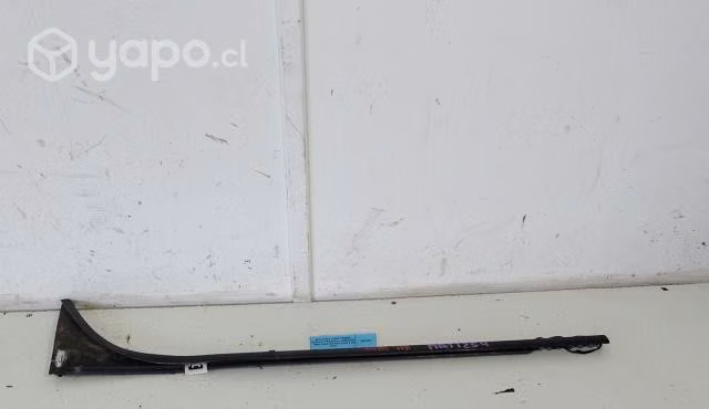 Moldura LameVidrio Pta tra der (MBT1254) BT50 2020