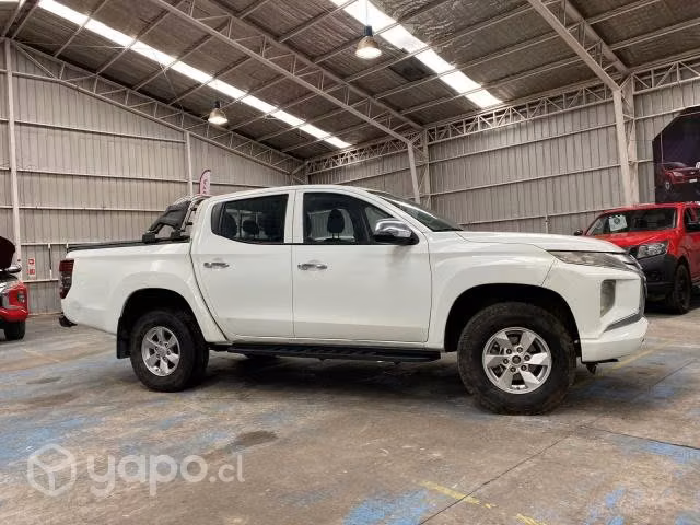 Mitsubishi l200 2020