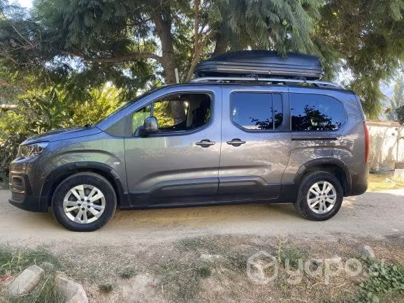 Vendo Peugeot Nvo 2021, excelente camioneta