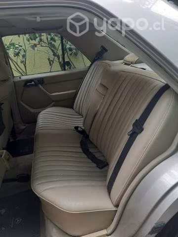 Mercedes Benz 300E 1988