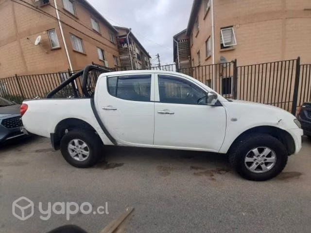 Mitsubishi l200 katana
