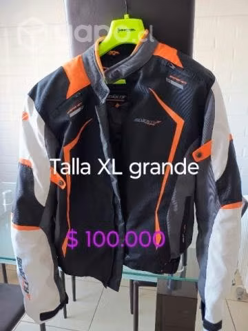 Cascos, casacas y guantes todos casi nuevos