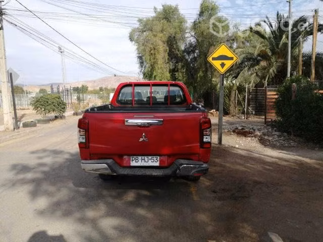 Mitsubishi l200 2021